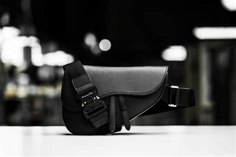 dior crossbody saddle bag men's|dior saddle bag inside.